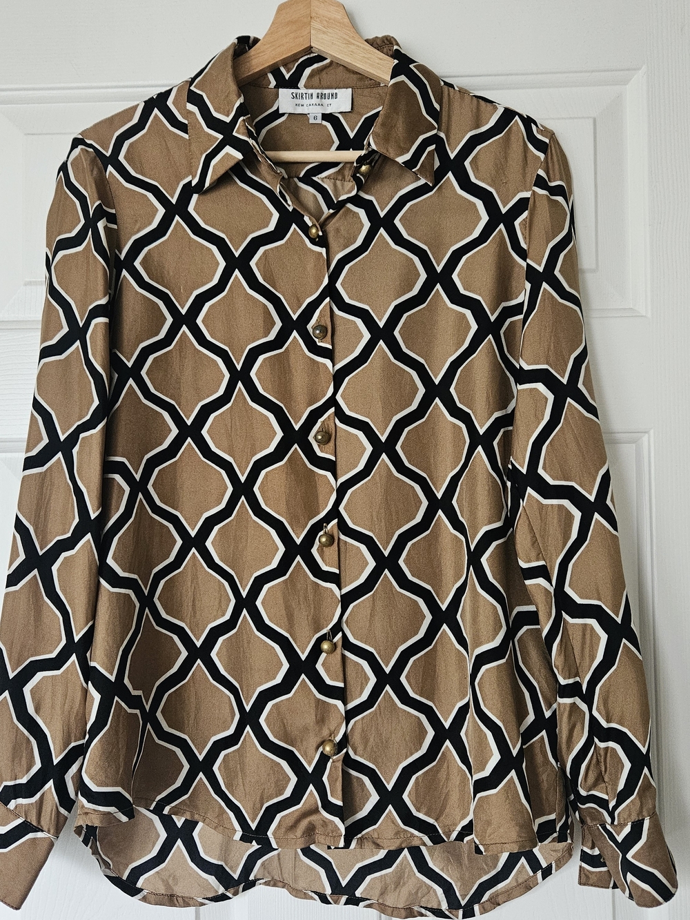 Skirtin Around - 100% Silk Vintage  Shirt